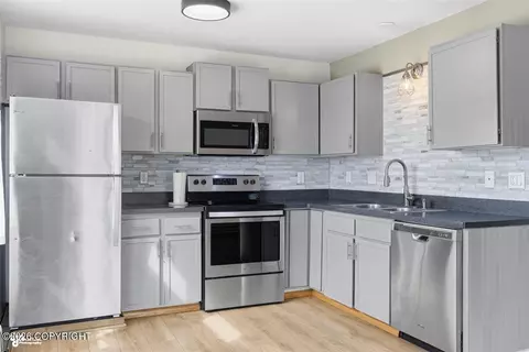 7068 Weimer Rd # 5, Anchorage, AK 99502