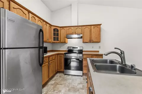 232 E 45th Ave # 28, Anchorage, AK 99503 photo 8