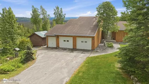 1075 Bogie Ct, Soldotna, AK 99669