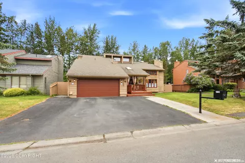 2120 Banbury Dr, Anchorage, AK 99504