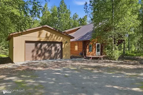 701 E Creekside Dr, Wasilla, AK 99654