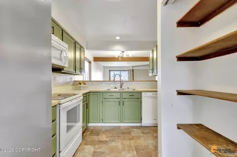 Kitchen - 1815 E Tudor Rd # B-201, Anchorage, AK 99507 photo 3 of 4