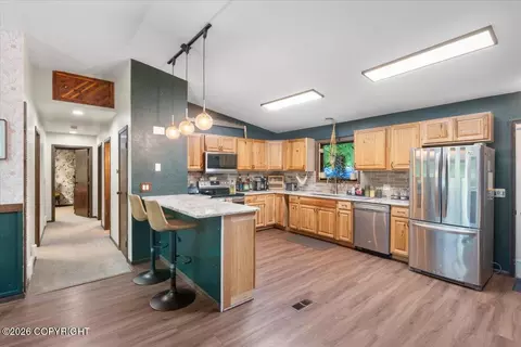 19246 Sullins Dr, Chugiak, AK 99567