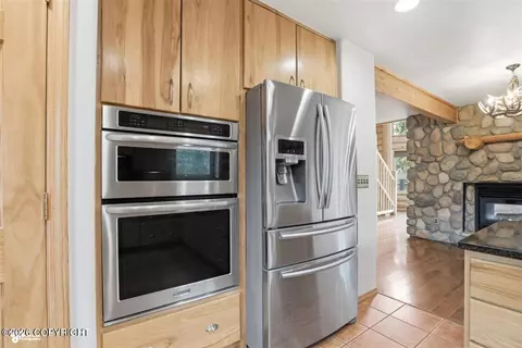 Kitchen - 22339 Elkhorn Cir, Eagle River, AK 99577 photo 4 of 6