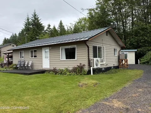 834 Case Ave, Wrangell, AK 99929 photo 4