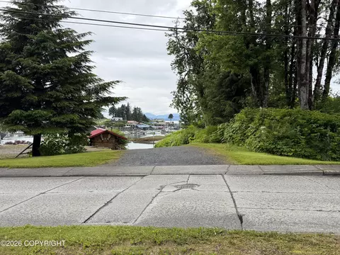 834 Case Ave, Wrangell, AK 99929 photo 9