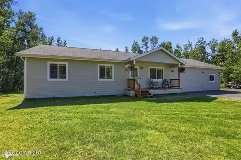 3596 W Lynn Dr, Wasilla, AK 99654