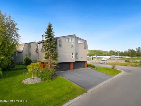 1854 Buccaneer Pl # 2, Anchorage, AK 99501