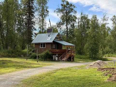 21148 E Alatna Rd, Talkeetna, AK 99676