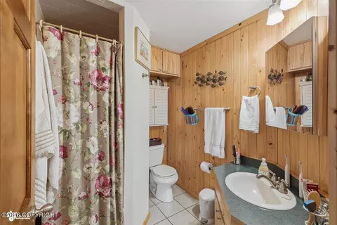 Bath - 16389 Easy St, Ninilchik, AK 99639 photo 1 of 2
