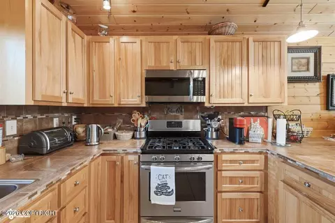 Kitchen - 16389 Easy St, Ninilchik, AK 99639 photo 4 of 5