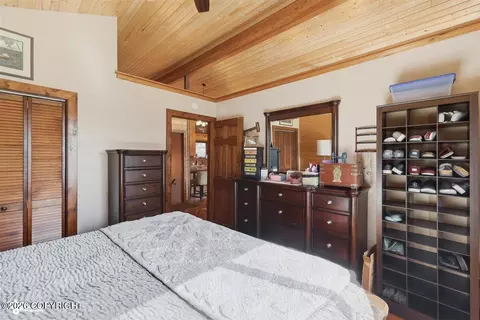 Bedroom - 16389 Easy St, Ninilchik, AK 99639 photo 2 of 3
