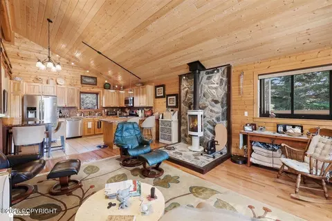 Living - 16389 Easy St, Ninilchik, AK 99639 photo 4 of 7