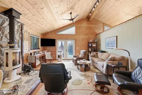 Living - 16389 Easy St, Ninilchik, AK 99639 photo 5 of 7