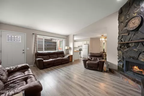 326 Krane Dr, Anchorage, AK 99504