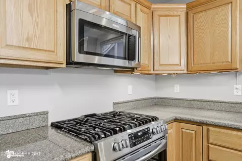 Kitchen - 19407 Trail Bay Dr, Eagle River, AK 99577 photo 2 of 4