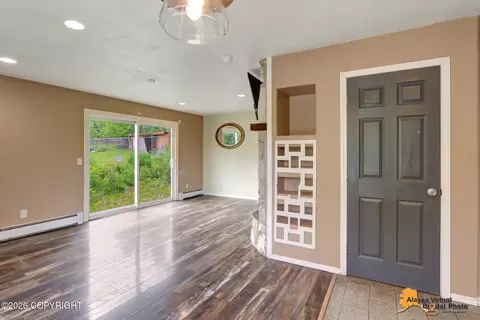 Living - 19050 Twenty Grand Rd, Eagle River, AK 99577 photo 5 of 8