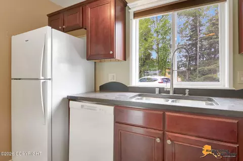 Kitchen - 19050 Twenty Grand Rd, Eagle River, AK 99577 photo 3 of 5
