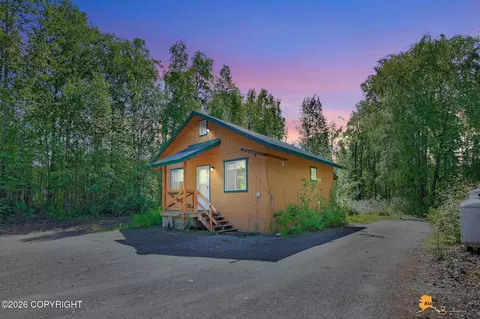 14940 E Kellard Cir, Talkeetna, AK 99676