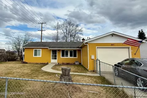 841 Birch St, Anchorage, AK 99501 photo 1
