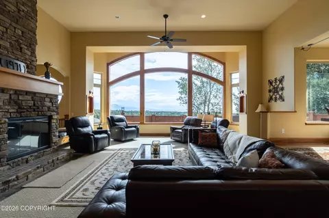 Living - 3051 E 112th Ave, Anchorage, AK 99516 photo 2 of 3