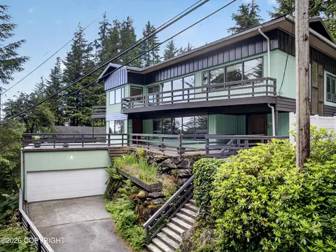 619 Pine St, Ketchikan, AK 99901