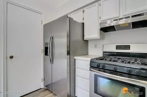 Kitchen - 9445 Agattu Cir, Eagle River, AK 99577 photo 4 of 5