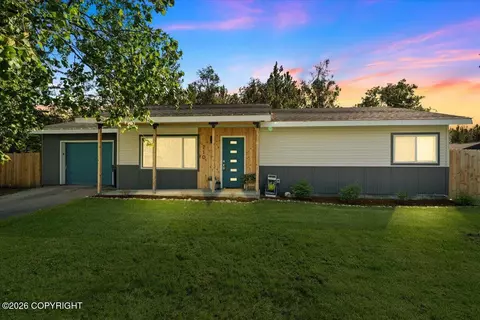 710 W Edinborough Dr, Palmer, AK 99645