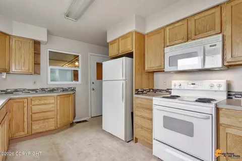 1558 E St, Anchorage, AK 99501 photo 14
