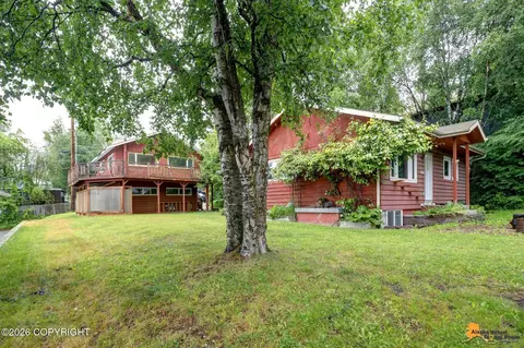 1558 E St, Anchorage, AK 99501 photo 6