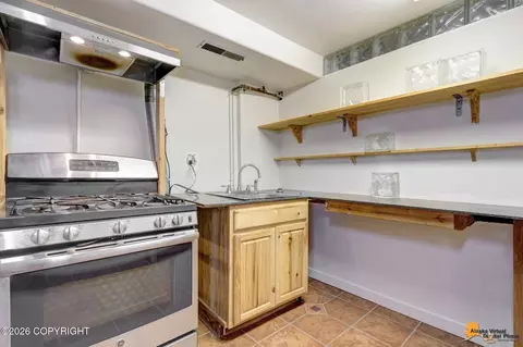 1558 E St, Anchorage, AK 99501 photo 25