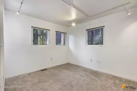 1558 E St, Anchorage, AK 99501 photo 18
