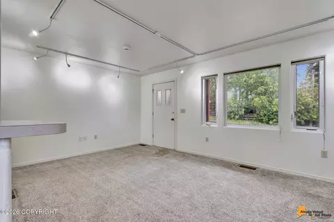 1558 E St, Anchorage, AK 99501 photo 7