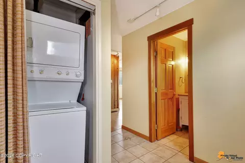 1558 E St, Anchorage, AK 99501 photo 57