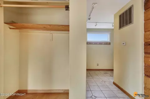 1558 E St, Anchorage, AK 99501 photo 55