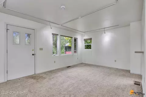 1558 E St, Anchorage, AK 99501 photo 10