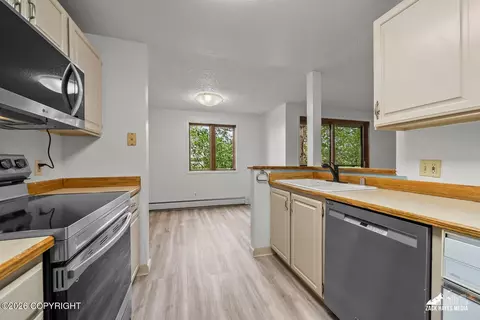 Kitchen - 201 Barrow St #209, Anchorage, AK 99501 photo 4 of 6