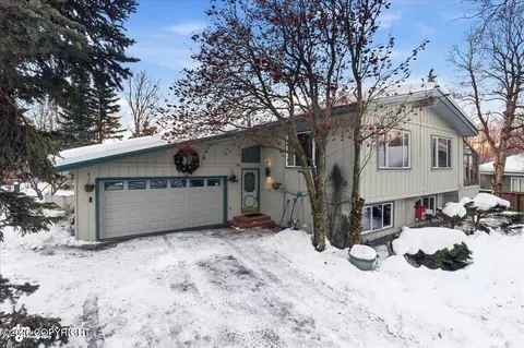 3871 Amber Bay Loop, Anchorage, AK 99515