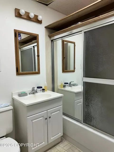 Bath - 4447 E 6th Ave, Anchorage, AK 99508 photo 3 of 4