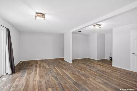 Living - 20573 Mountain Vista Dr, Eagle River, AK 99577 photo 6 of 6