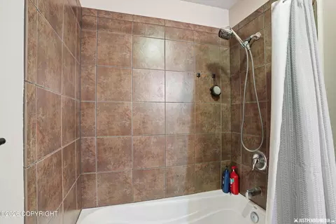Bath - 20573 Mountain Vista Dr, Eagle River, AK 99577 photo 4 of 5