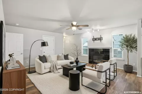 Living - 20573 Mountain Vista Dr, Eagle River, AK 99577 photo 3 of 6
