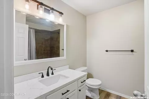 Bath - 20573 Mountain Vista Dr, Eagle River, AK 99577 photo 3 of 5