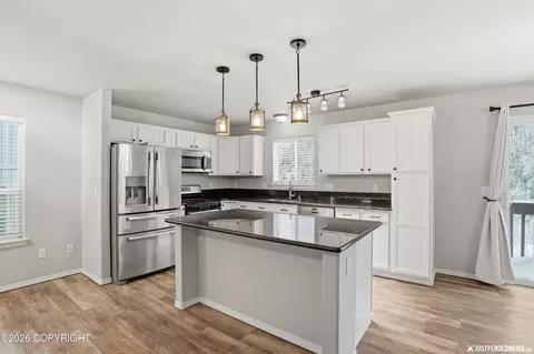 Kitchen - 20573 Mountain Vista Dr, Eagle River, AK 99577 photo 1 of 4