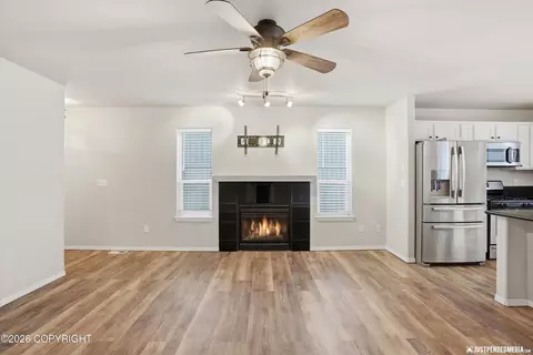 Living - 20573 Mountain Vista Dr, Eagle River, AK 99577 photo 2 of 6