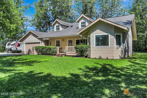 967 S Caulkins St, Palmer, AK 99645