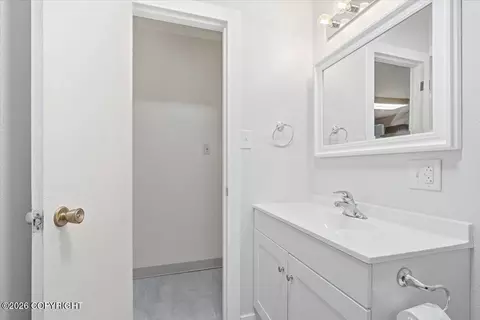 Bath - 21928 Birchwood Loop Rd, Chugiak, AK 99567 photo 2 of 4