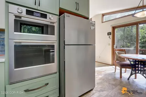 Kitchen - 10210 Ronald Pl, Eagle River, AK 99577 photo 4 of 6