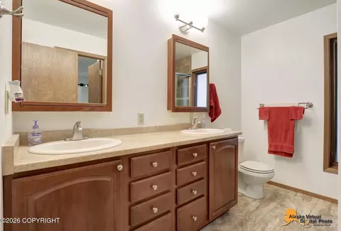 Bath - 10210 Ronald Pl, Eagle River, AK 99577 photo 2 of 4