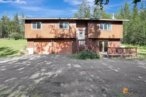 7585 E Rawhide Ln, Palmer, AK 99645